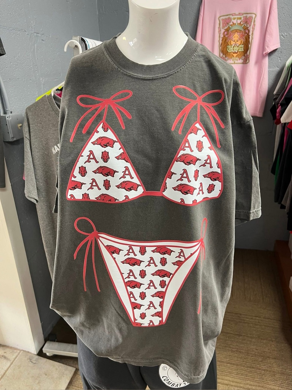 Brand new unisex T-shirt comfort colors bikini